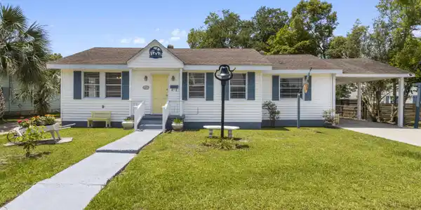 350 Demontluzin Avenue
