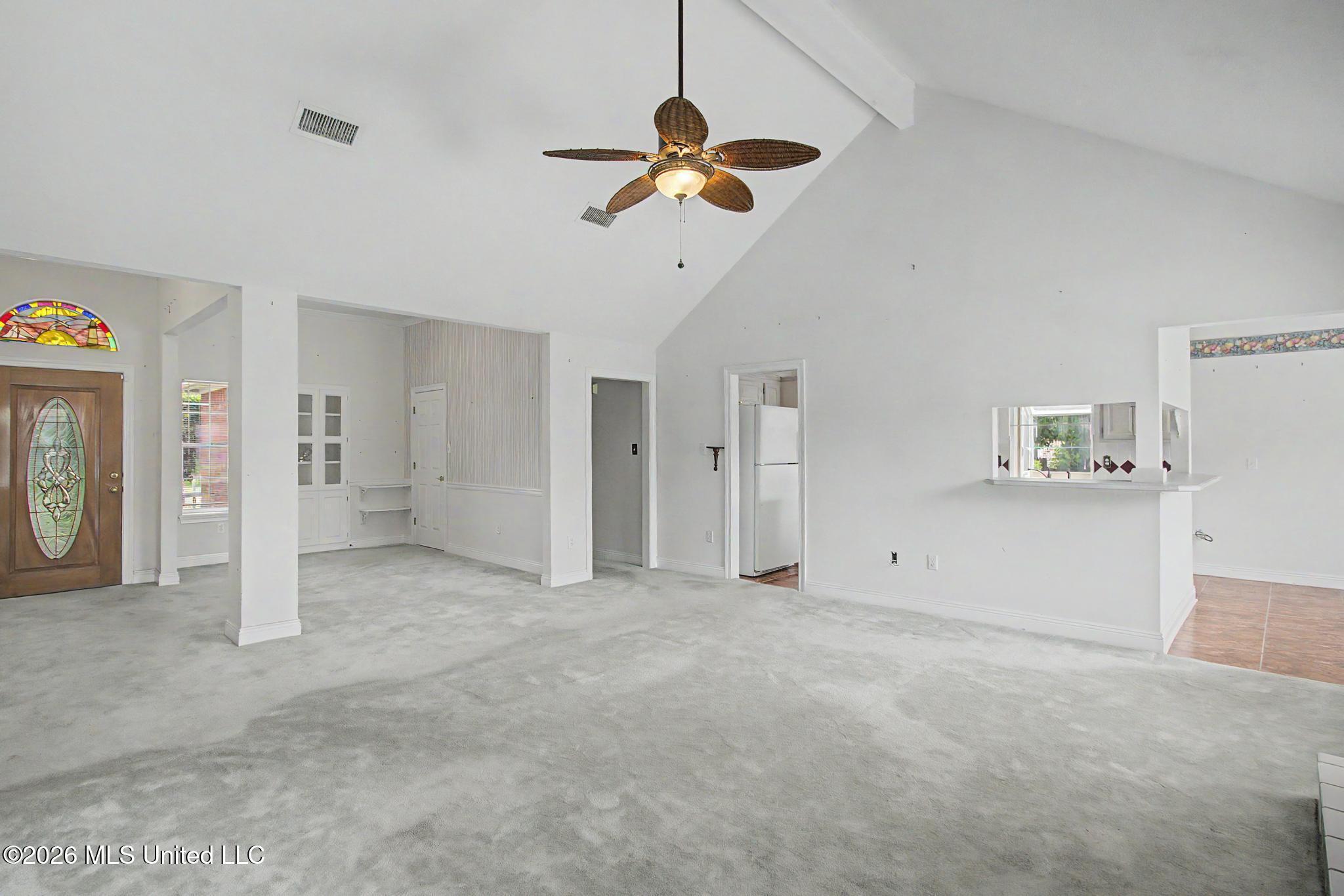 Image 3: Living Room