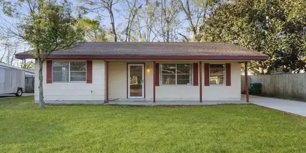 214 Woodland Circle