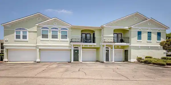 2252 Beach Drive