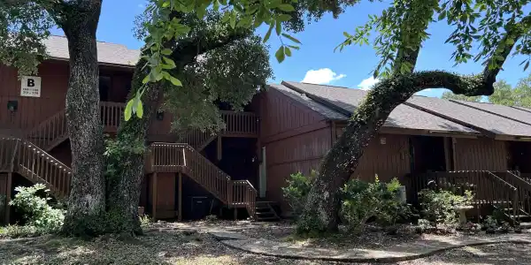 113 Lakeside Villa