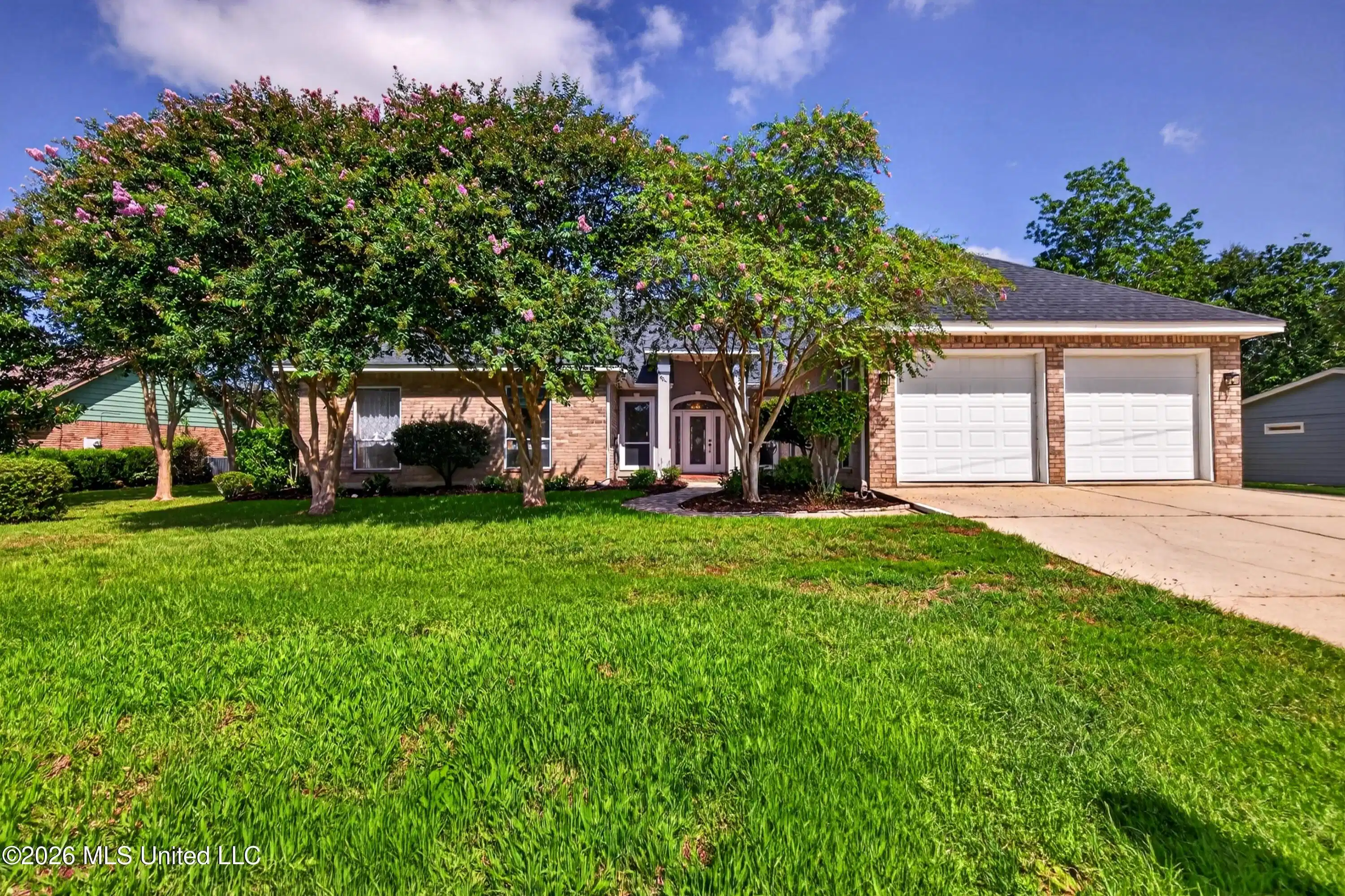 Image 1: 56135DiamondheadDr.E.-4 (2)