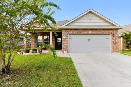 127 Clear Springs Circle