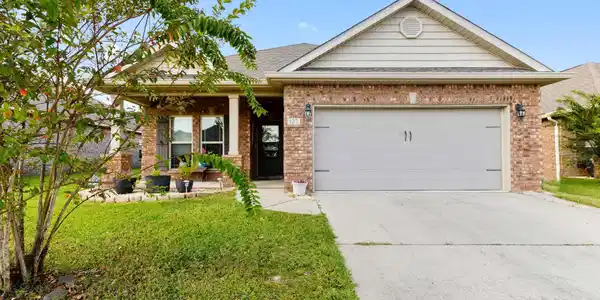 127 Clear Springs Circle