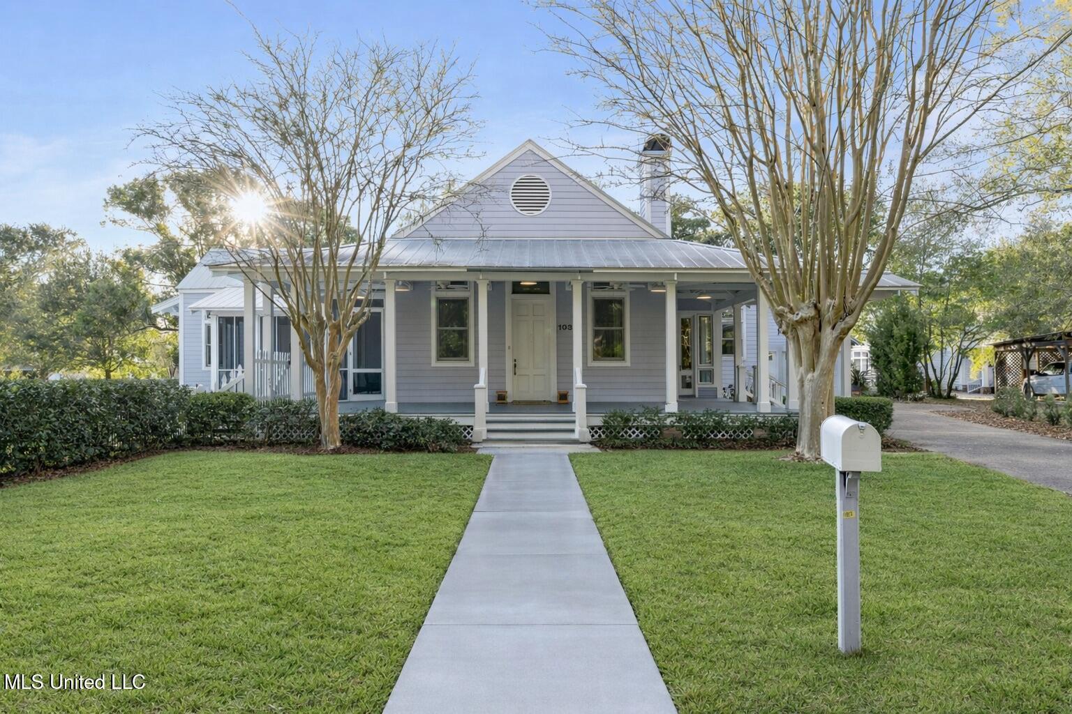 Image 1: 103 Hackett Front of house