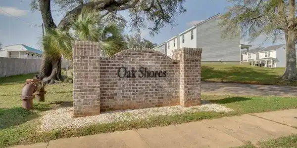 Image 3: oak shores sign