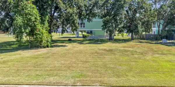 122 Beachview Drive