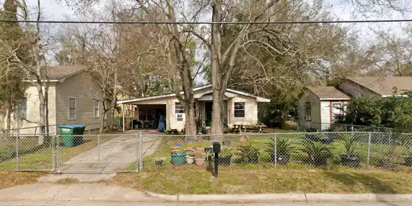 1307 Live Oak Avenue