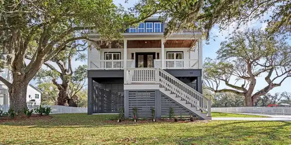 112 Henderson Avenue
