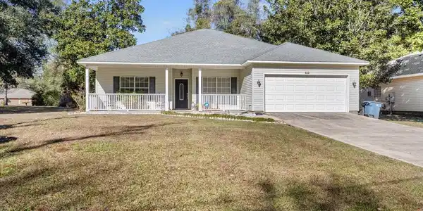 9512 Live Oak Avenue