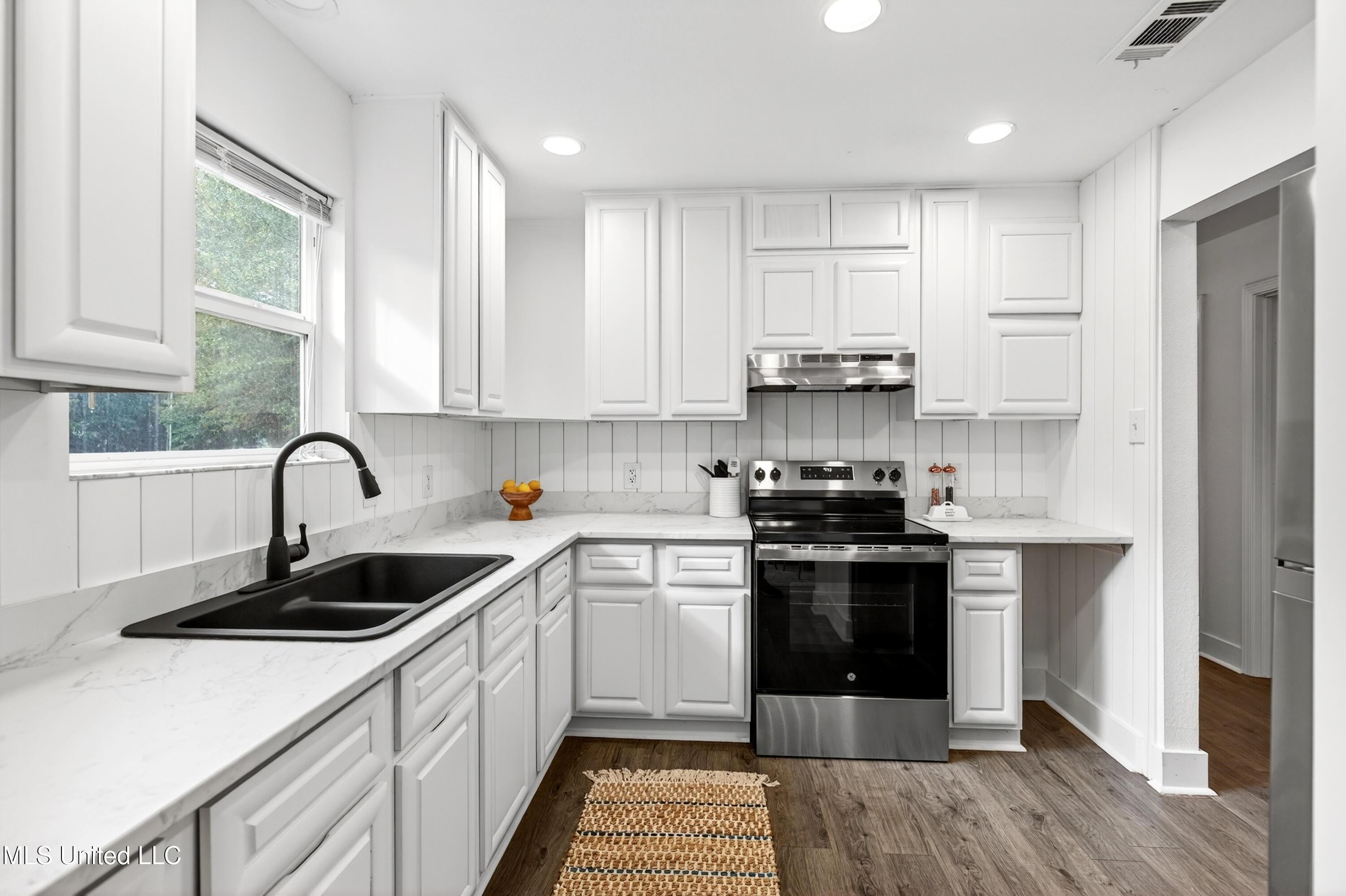 Image 4: 5308CenterSt.-14