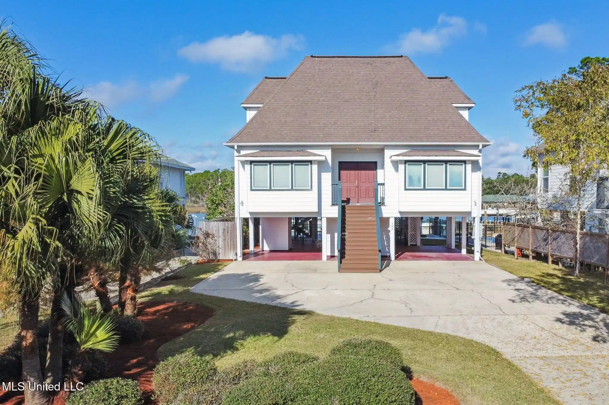 Image 1: 104 Poplar Point
