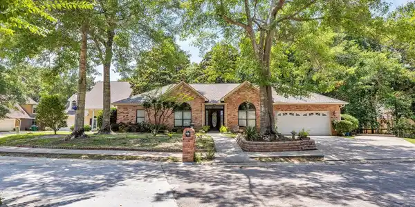 Image 3: 807WoodglenDr-1