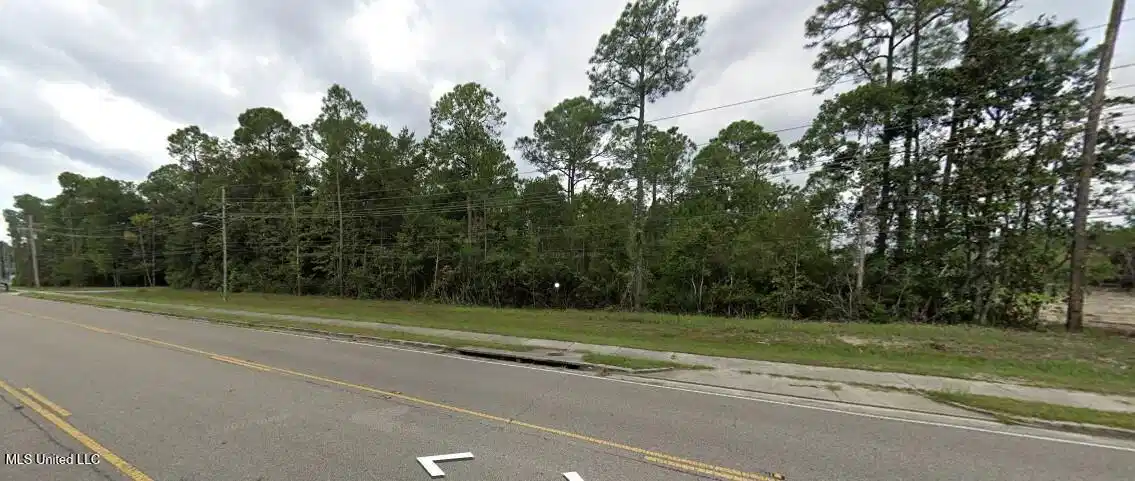 Image 1: road front