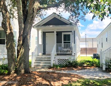 2207 Government Street
