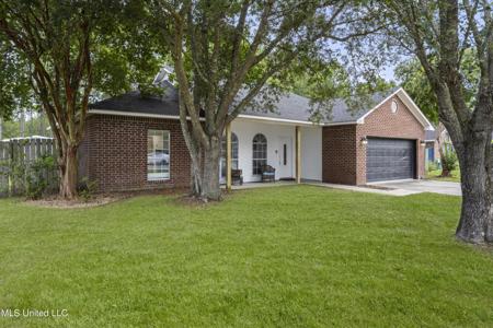 6813 Pinehurst Drive