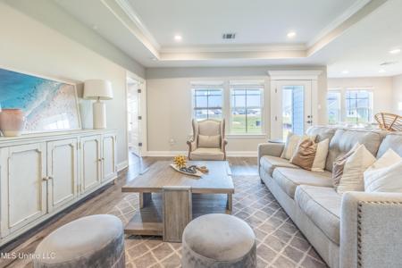 9724 West Oaklawn Road
