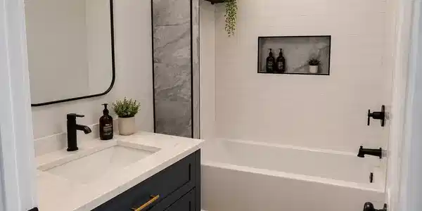 Image 4: 523 23rd st bathroom