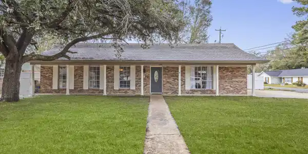 2700 English Drive