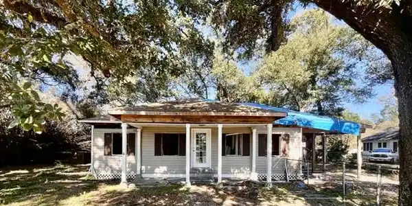 542 Perry Place