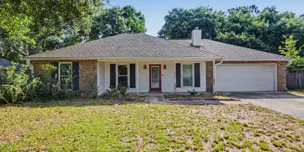 7008 Oakhurst Drive