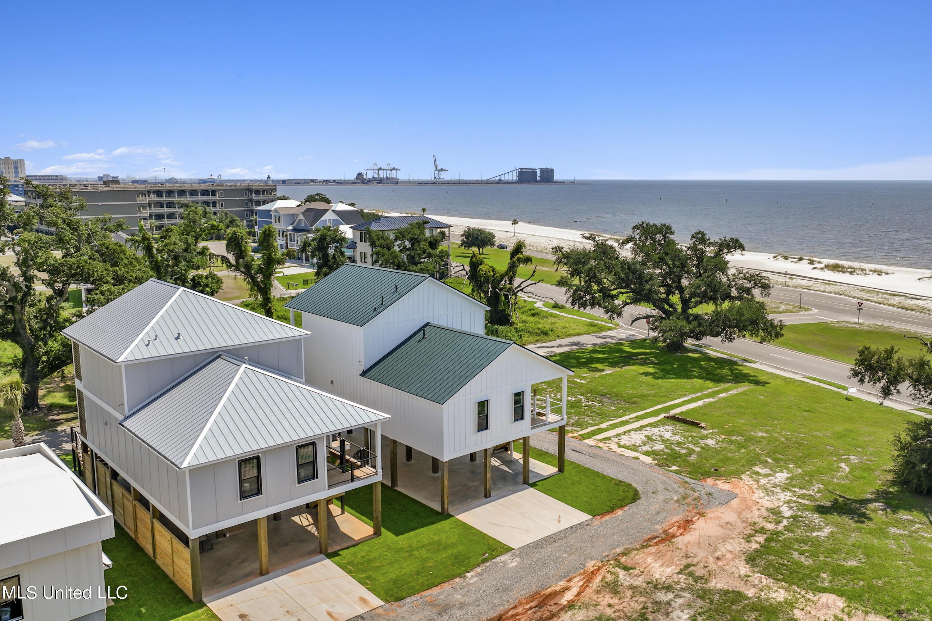 Image 4: aerial back view (1)