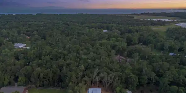 Image 3: Dusk Views