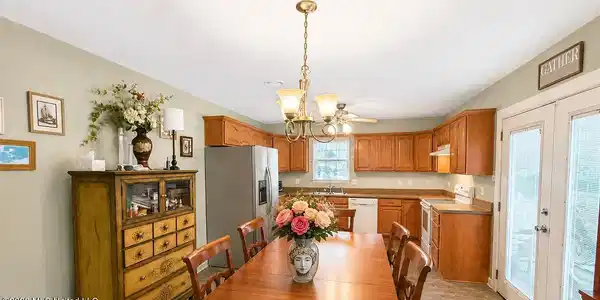 Image 3: sunset kitchen and dining