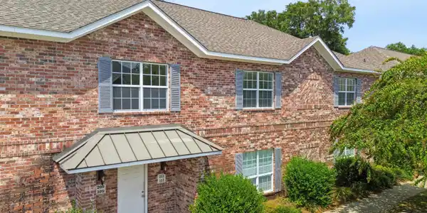 211 Armand Oaks