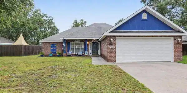 104 Hawthorne Drive