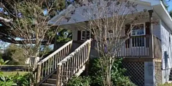 318 Nixon Street