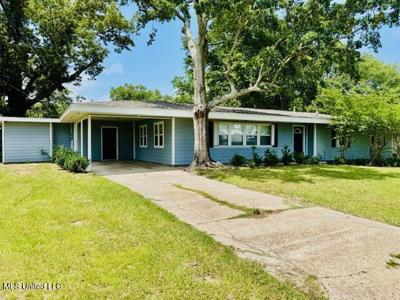 318 E 4th Street