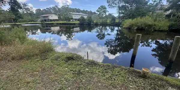 Image 2: Waterfront Lot