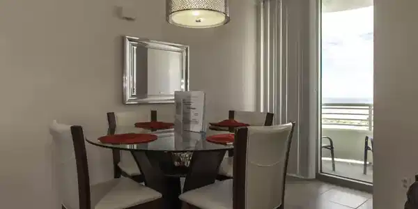 Image 3: Dining 1.1