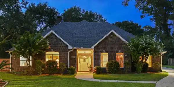 2536 Longwood Court