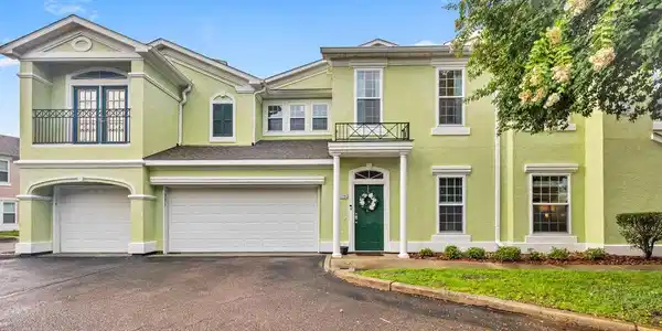 2252 Beach Drive