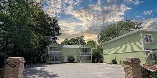 808 Desoto Street
