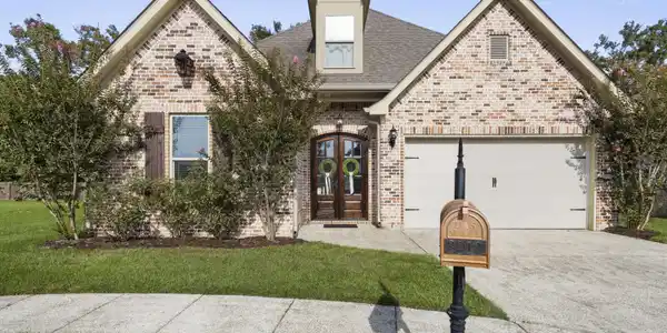 3912 Acadian Village Drive