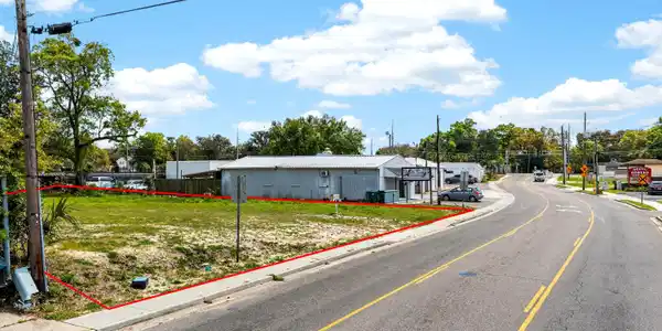 Image 4: IbervilleDrLot-1