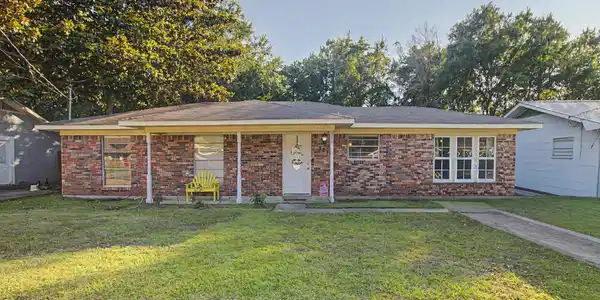 321 Lawler Avenue
