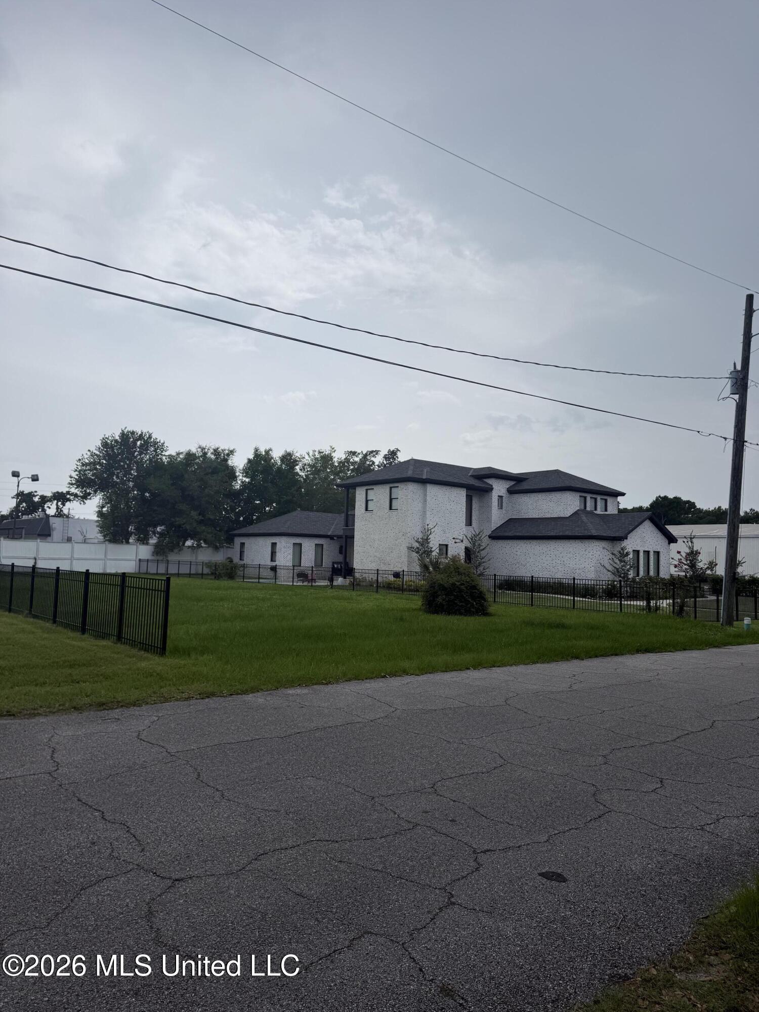 Image 4: Iberville Lot