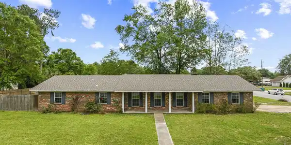 1200 Lancelot Lane