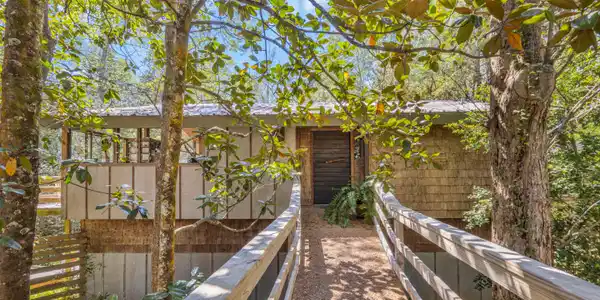 1101 Le Voyageur Drive