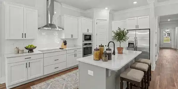 Image 4: 004_Kitchen Area
