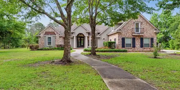 6101 Olde Oakview