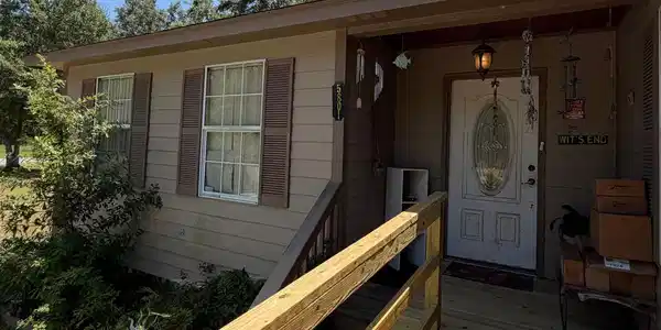 Image 2: 4