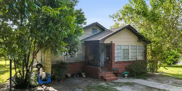 1047 Camp Avenue