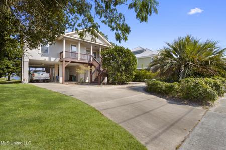 1388 Kensington Drive