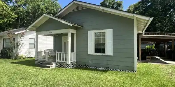 Image 2: 810 McKinley - new front 1