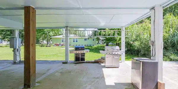 Image 3: 811ViewSt.-9616
